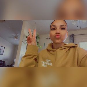 Meet your Posher, Kayla